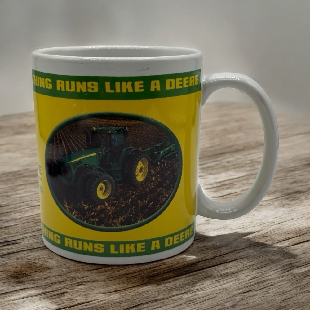 JOHN DEERE 2004 COLLECTOR SERIES COFFEE MUG #31151 – NOTHING RUNS LIKE A DEERE
